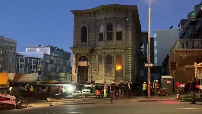 A man paid $400k to have his $2.6 million Victorian house moved In San Francisco.