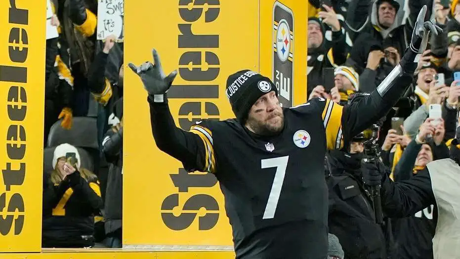 Ben Roethlisberger faced the Cleveland Browns' game captains alone at the Pittsburgh Steelers.